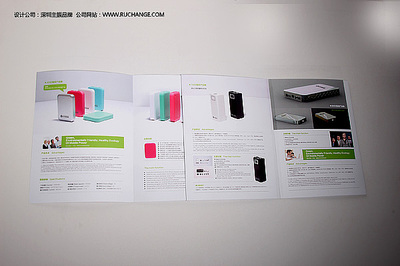 主振設(shè)計公司為手機(jī)電子行業(yè)完成產(chǎn)品畫冊設(shè)計，融合專業(yè)攝影與平面設(shè)計